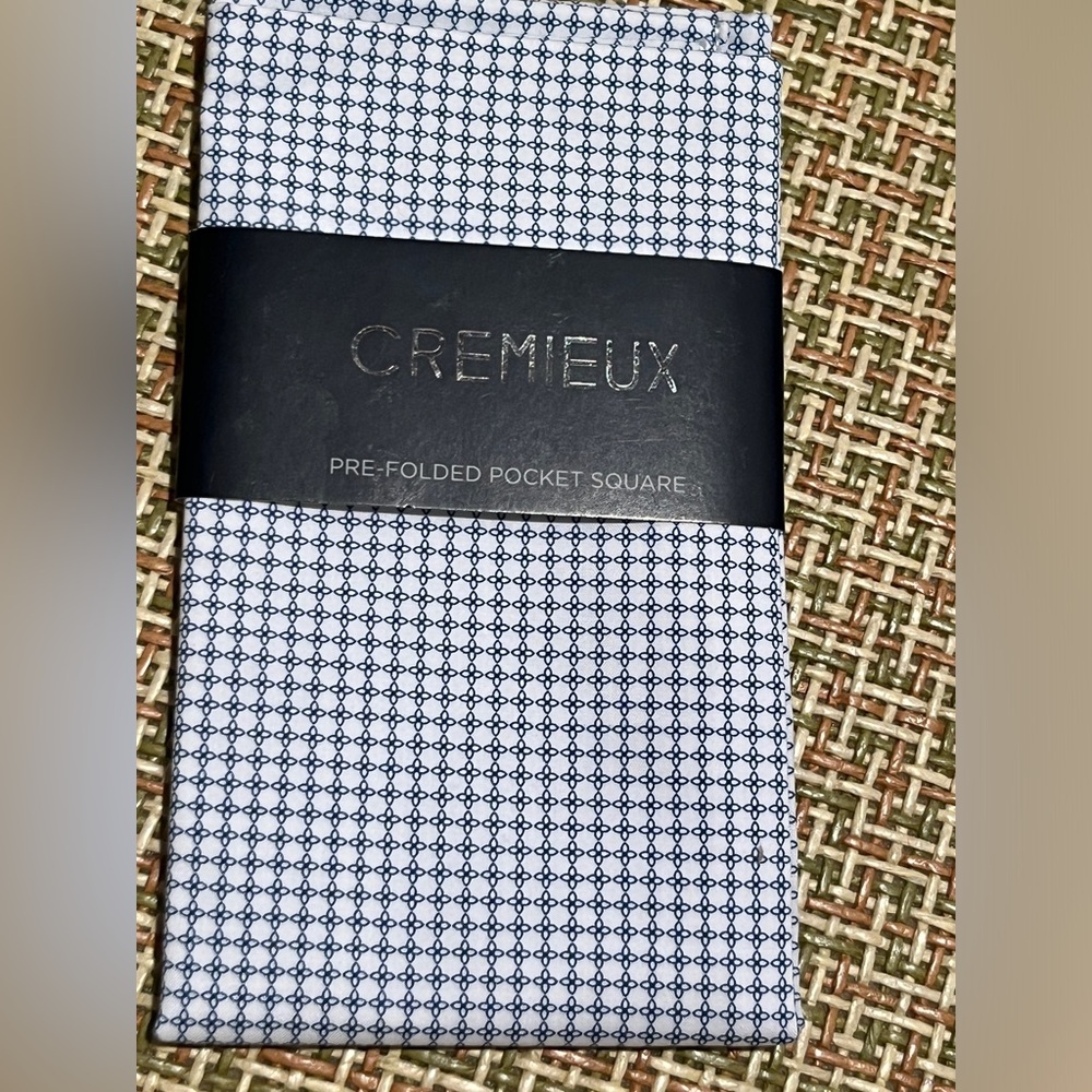 Cremieux pre-folded pocket square